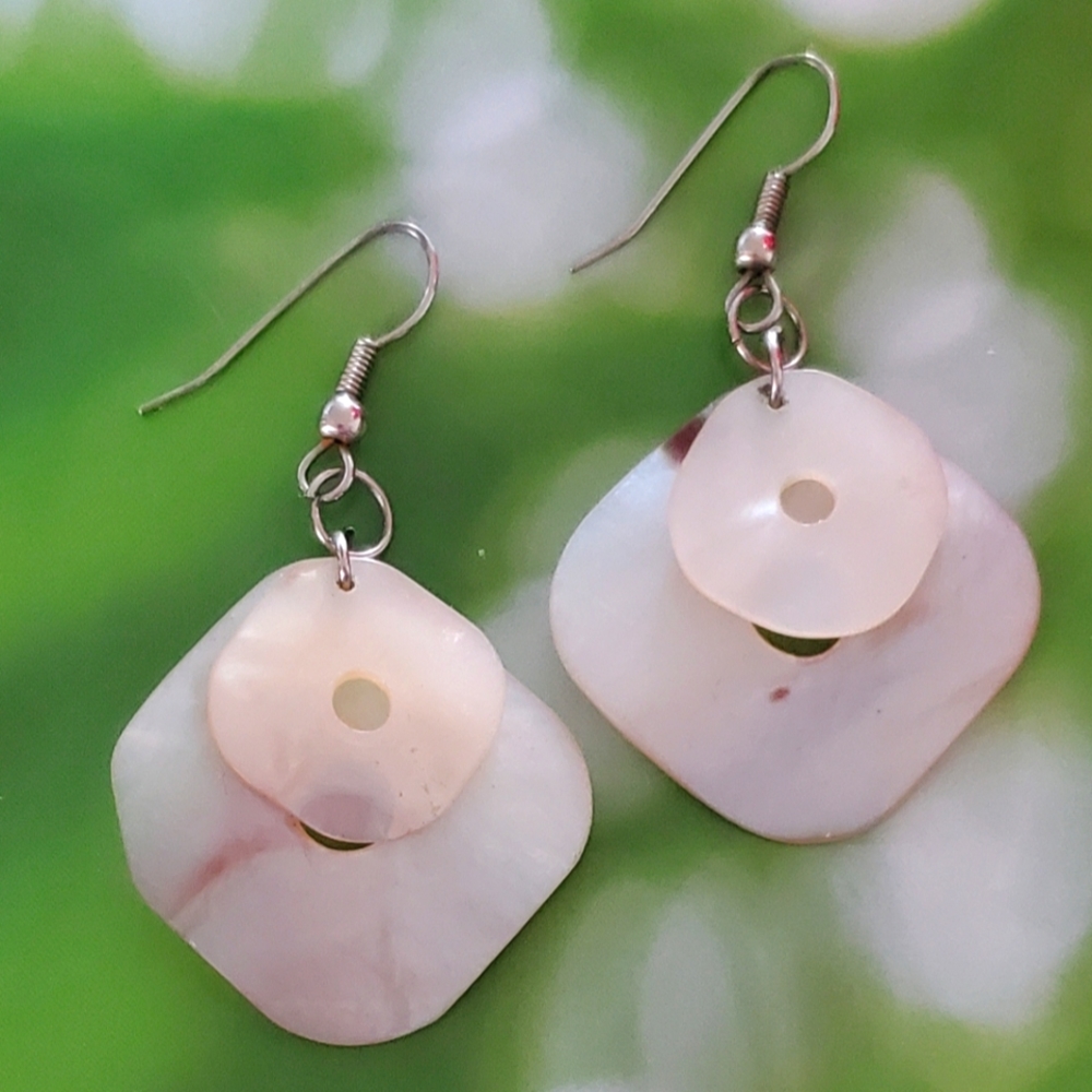 Mother of pearl drop earring